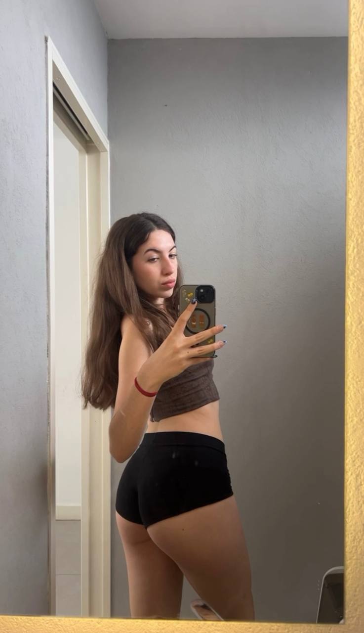 Amber in her underwear in Patna