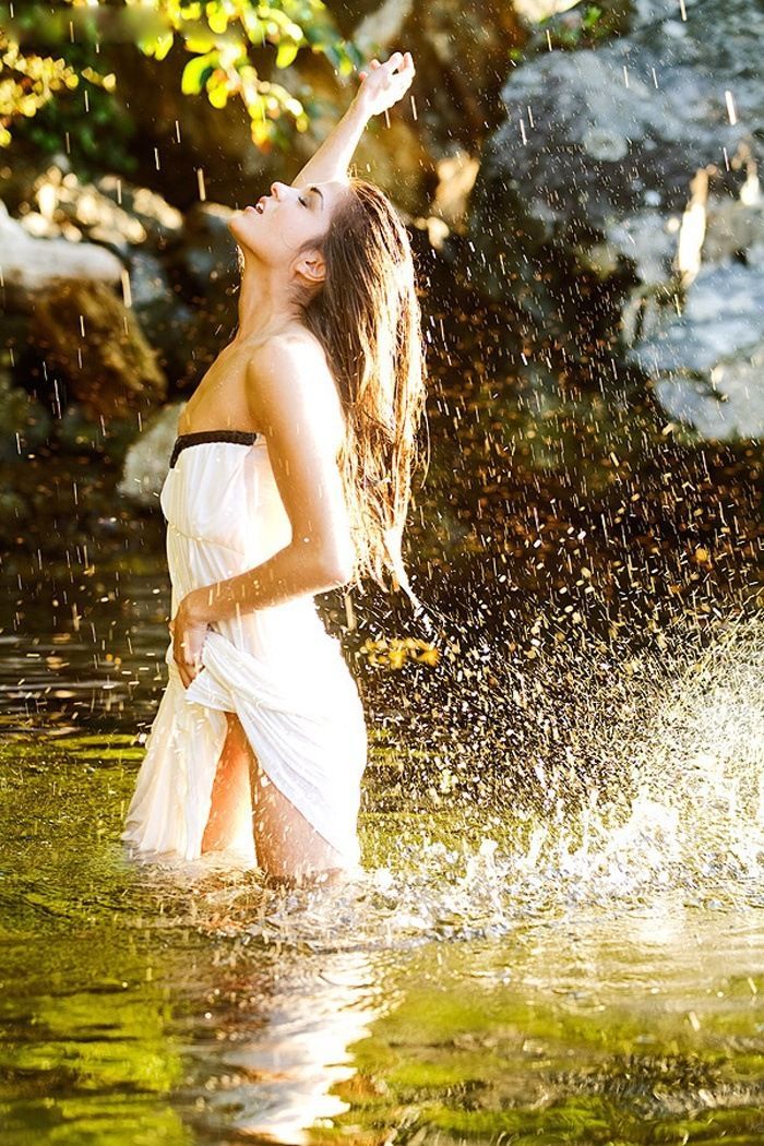 Marie Avgeropoulos in Patna