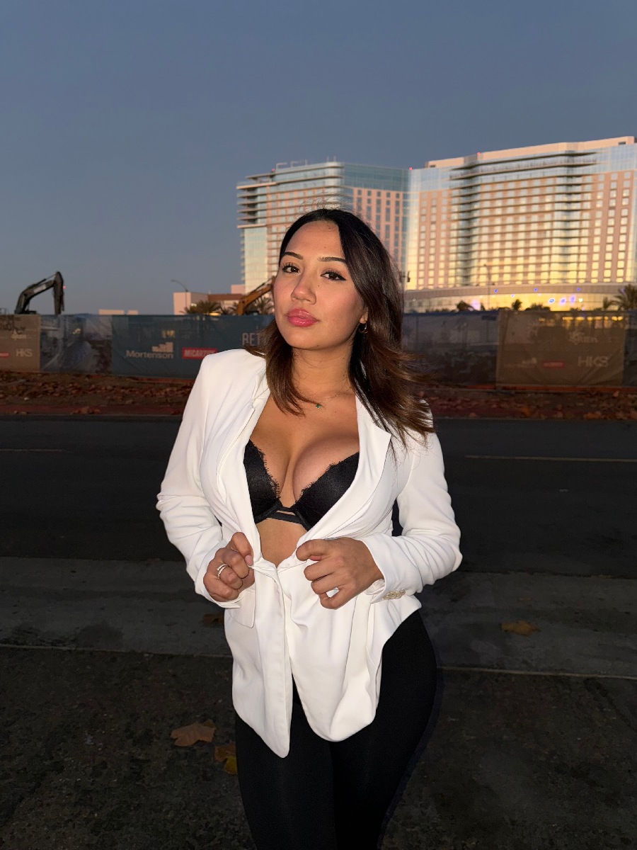 Take a pause and enjoy Ali Cruz — streaming from Patna