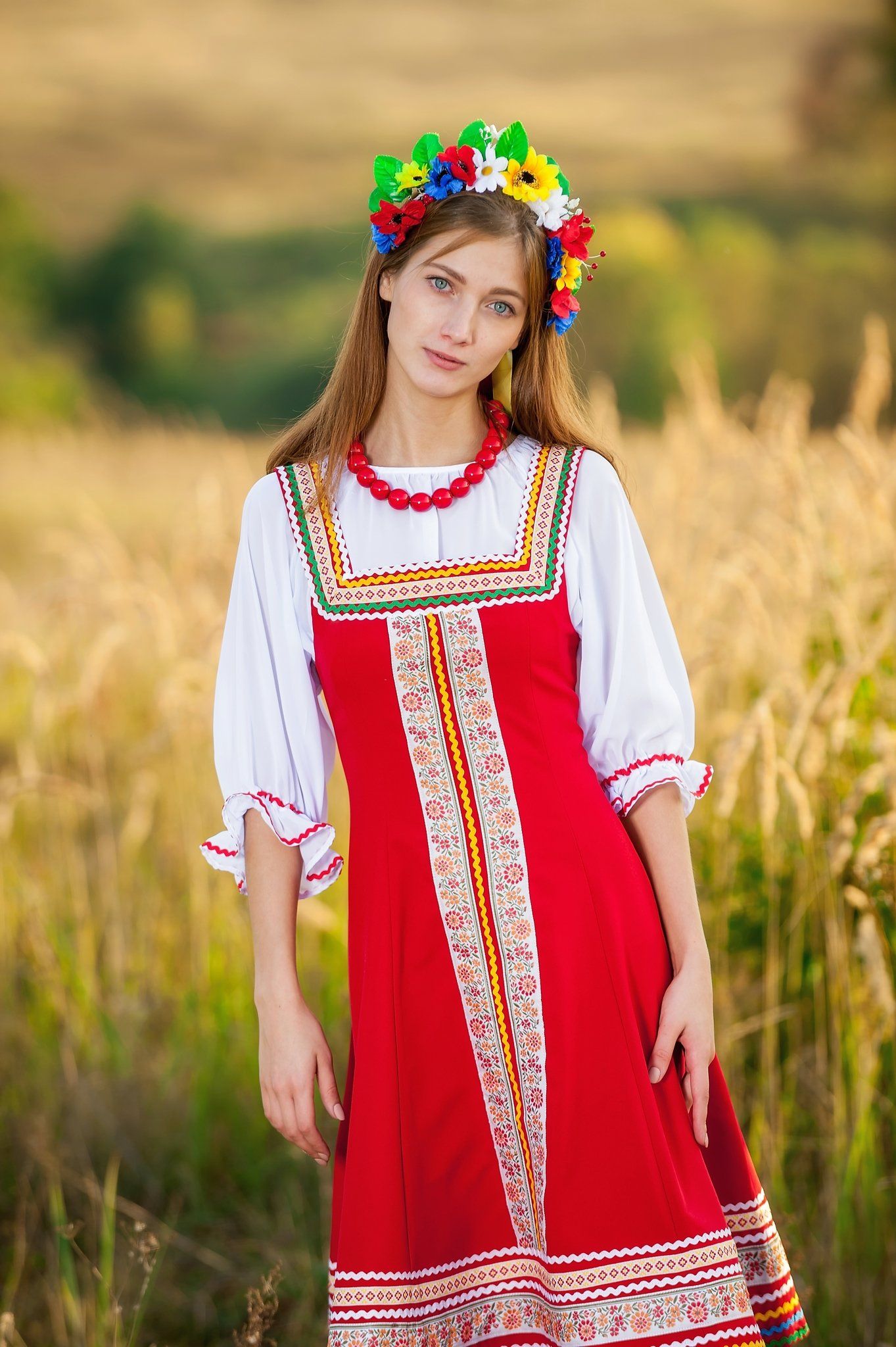 Women in Slavic costumes in Patna