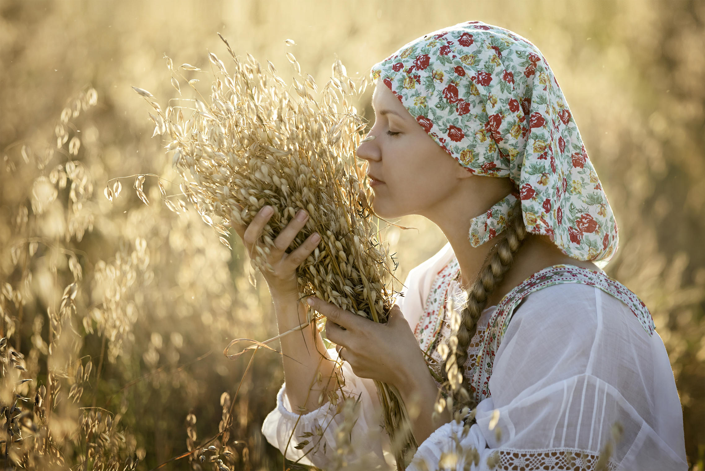 Photo Women in Slavic costumes in Patna