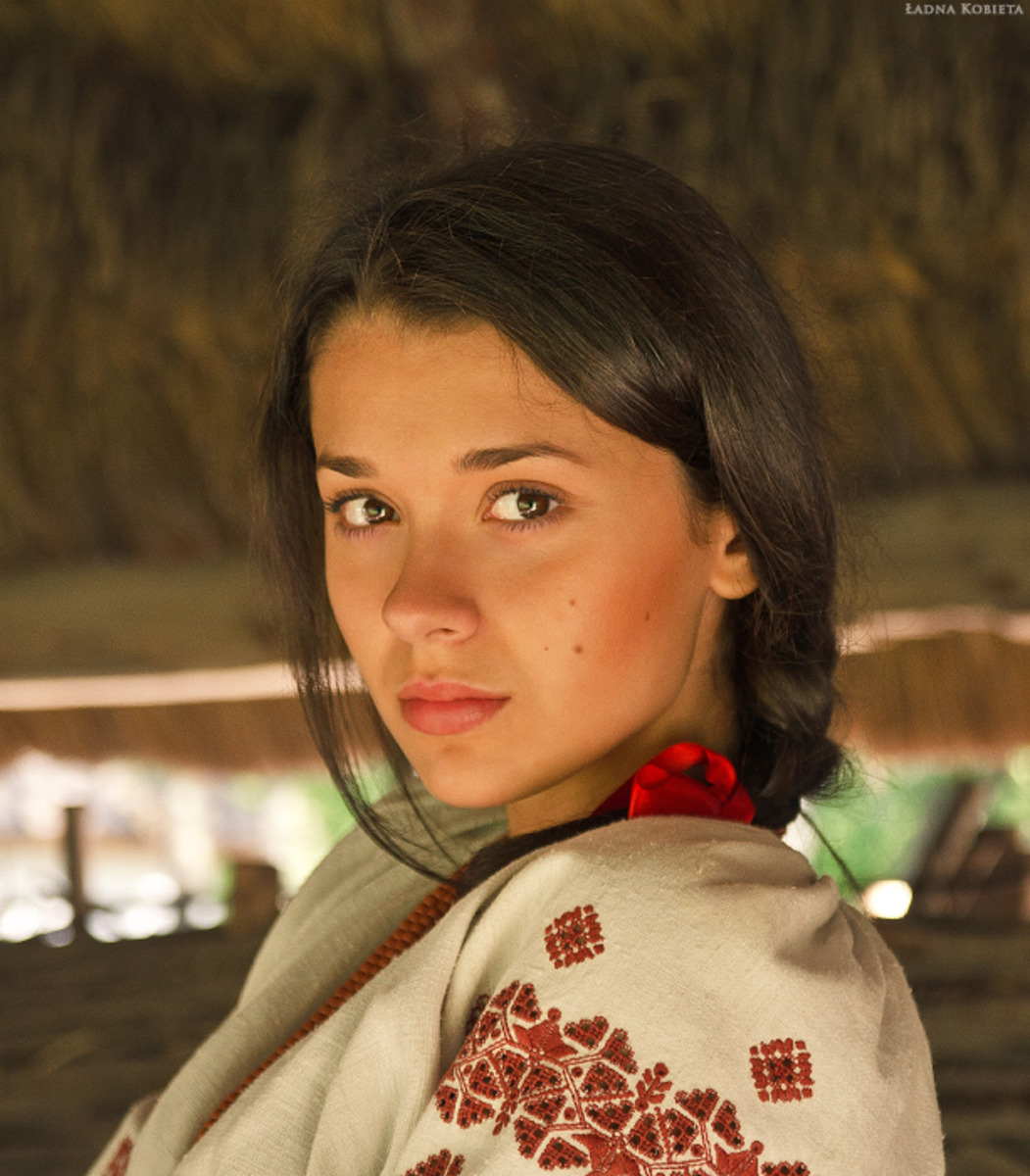 Girls in Slavic costumes in Patna