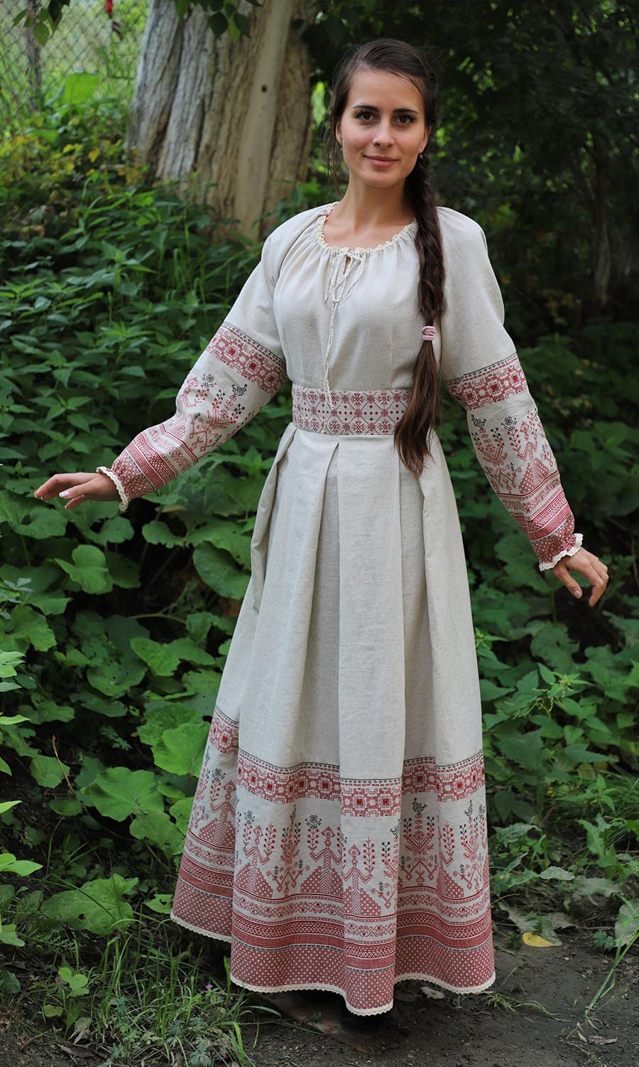 Girls in Slavic costumes in Patna