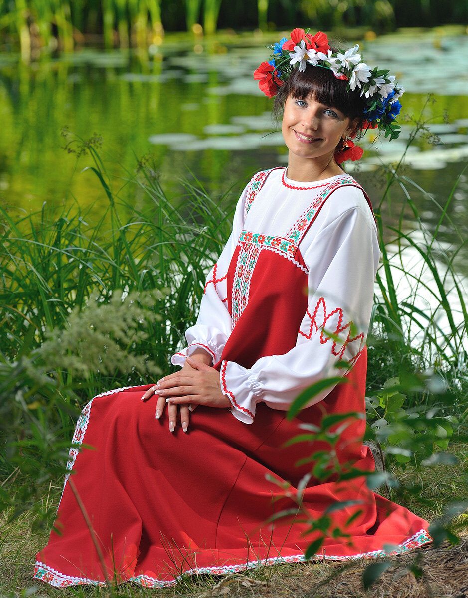 Beautiful girl Girls in Slavic costumes in Patna