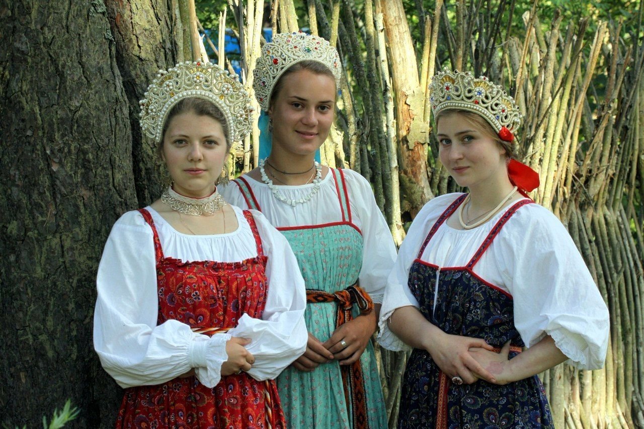 Sexy model Girls in Slavic costumes in Patna