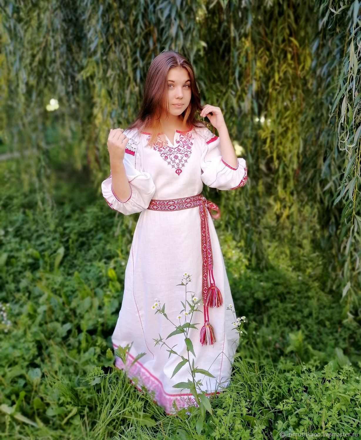 Girl Girls in Slavic costumes in Patna