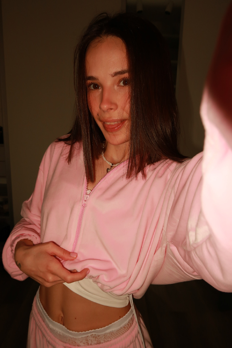 Tina brings the glow — live moments in Patna